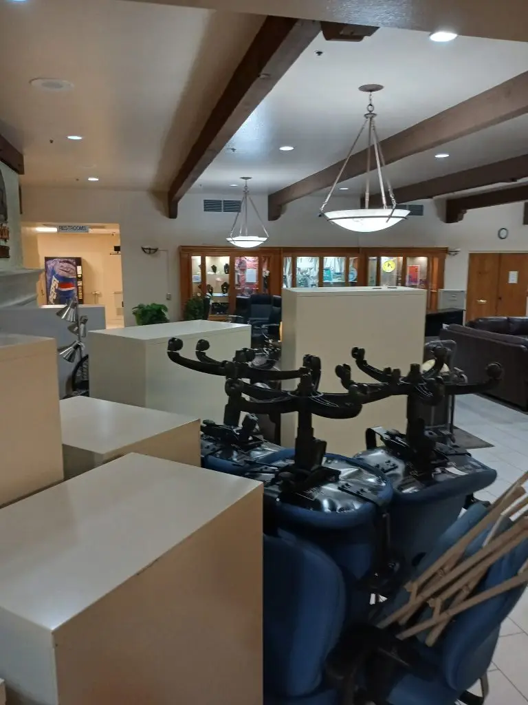 Carriage Manor Resort Lobby Summer Projects